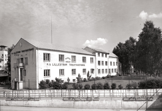 1922