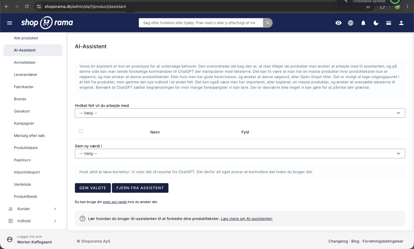 AI-Assistent i Shoporama-admin med feltvalg, produktliste, 'Gem ny værdi i', og knapperne Gem valgte og Fjern fra assistent
