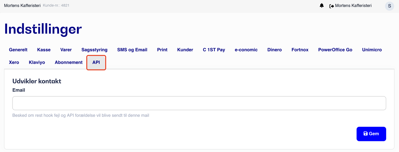 Siden Indstillinger i Customers 1st med fanerne Generelt, Kasse, Varer, Sagsstyring, SMS og Email, Print, Kunder, C 1ST Pay, e-conomic, Dinero, Fortnox, PowerOffice Go, Unimicro, Xero, Klaviyo, Abonnement og API. Fanen API er markeret, og under den står kortet Udvikler kontakt.