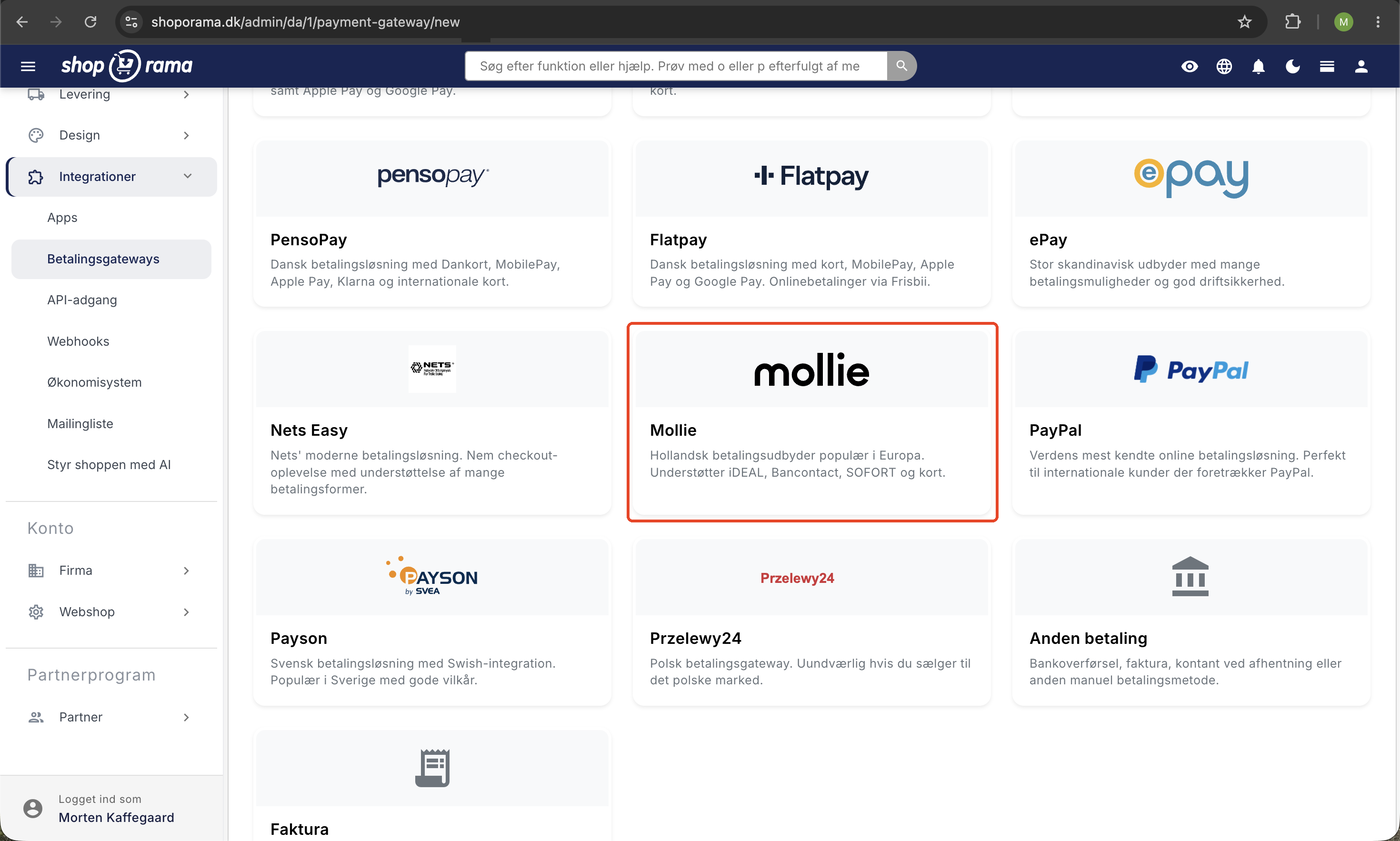 Betalingsgateway-oversigten i Shoporama under Integrationer med Mollie-kortet fremhævet med rød ramme blandt PensoPay, Flatpay, ePay, og PayPal.