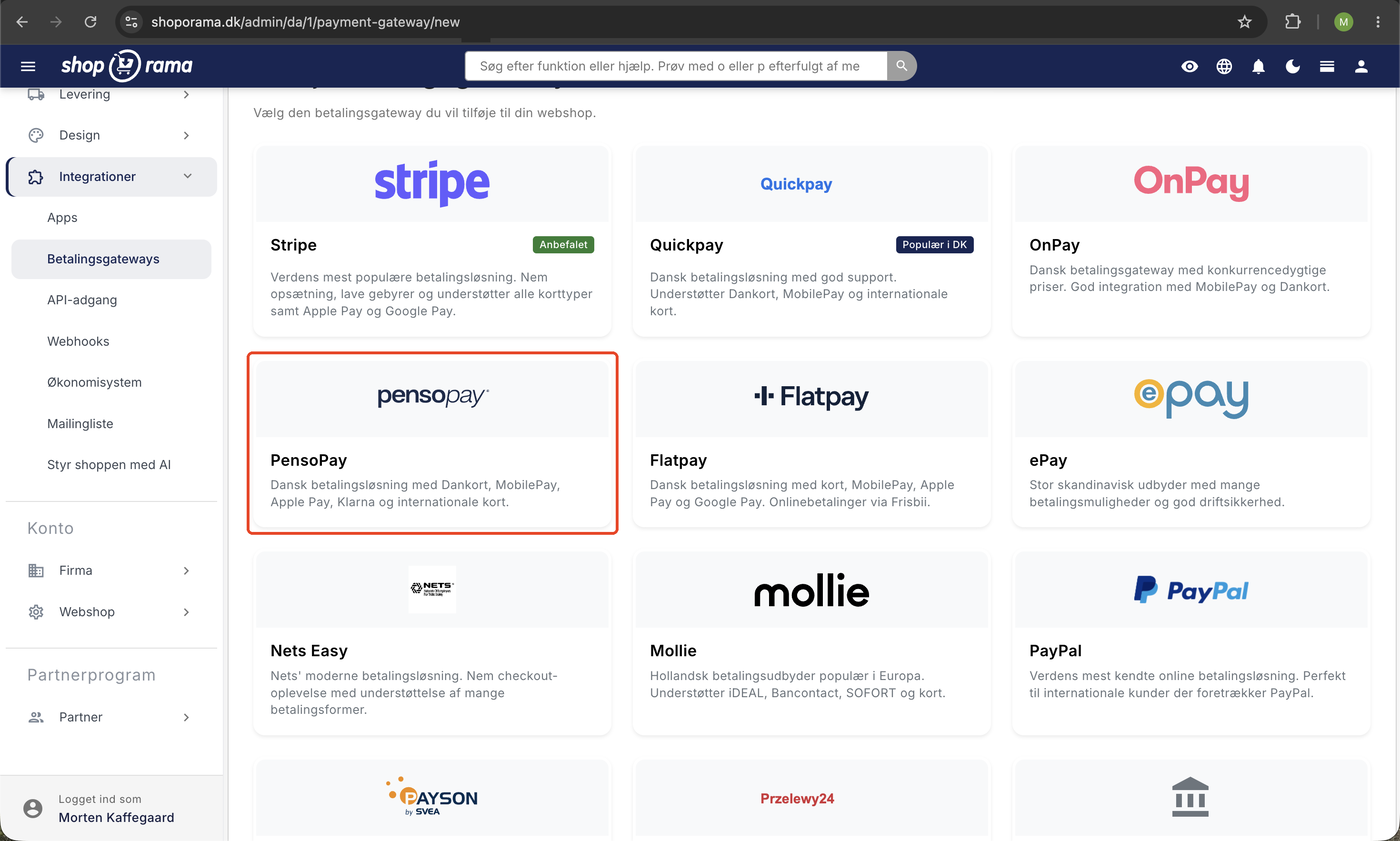 Oversigt over betalingsgateways i Shoporama hvor PensoPay-kortet er fremhævet med en rød ramme blandt Stripe, Quickpay, OnPay, og andre udbydere.