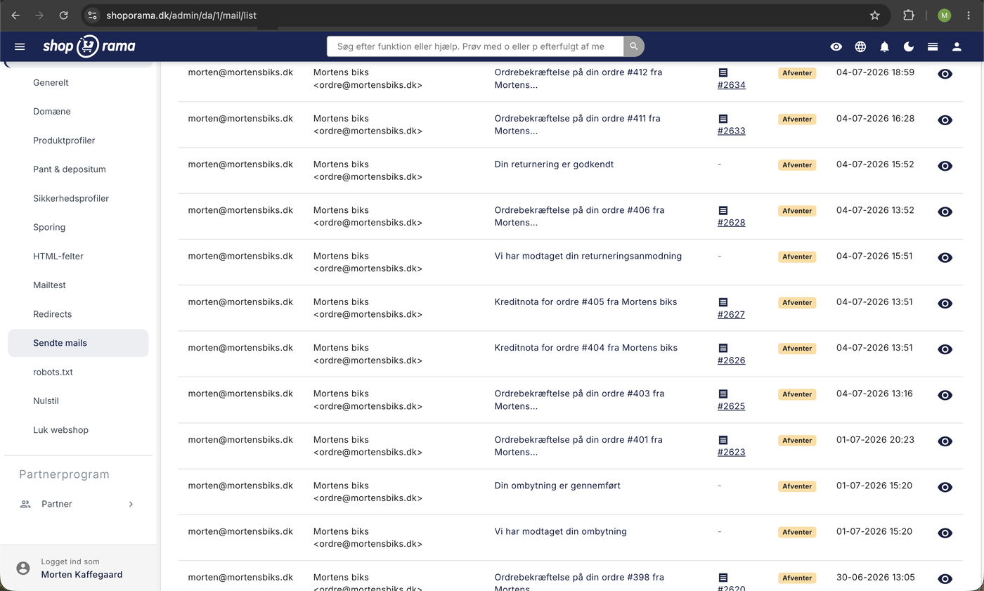 Listen Sendte mails i Shoporama admin med kolonnerne modtager, afsender, emne, ordrelink, status, og tidspunkt for hver afsendt mail