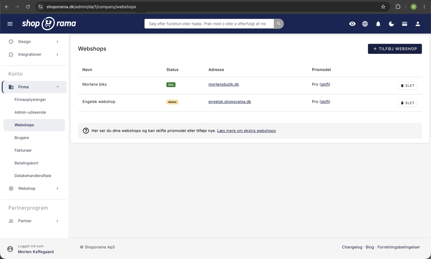 Webshops-oversigten under Firma i Shoporama-admin med navn, status live eller demo, adresse, prismodel, og knappen Tilføj webshop